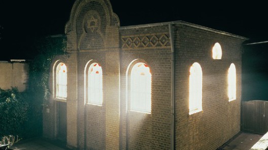 „Refraction House“, Mischa Kuball, 1994: Foto © Hubertus Birkner