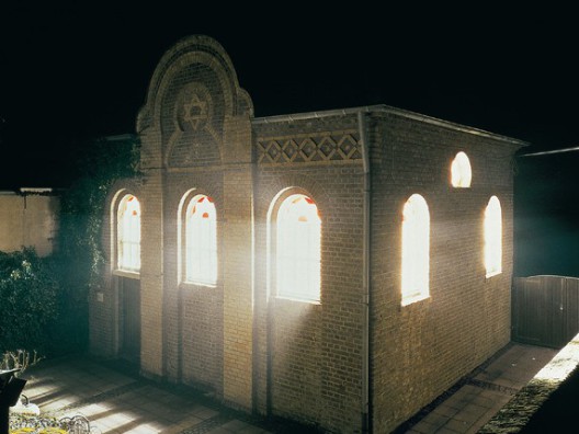 „Refraction House“, Mischa Kuball, 1994: Foto © Hubertus Birkner